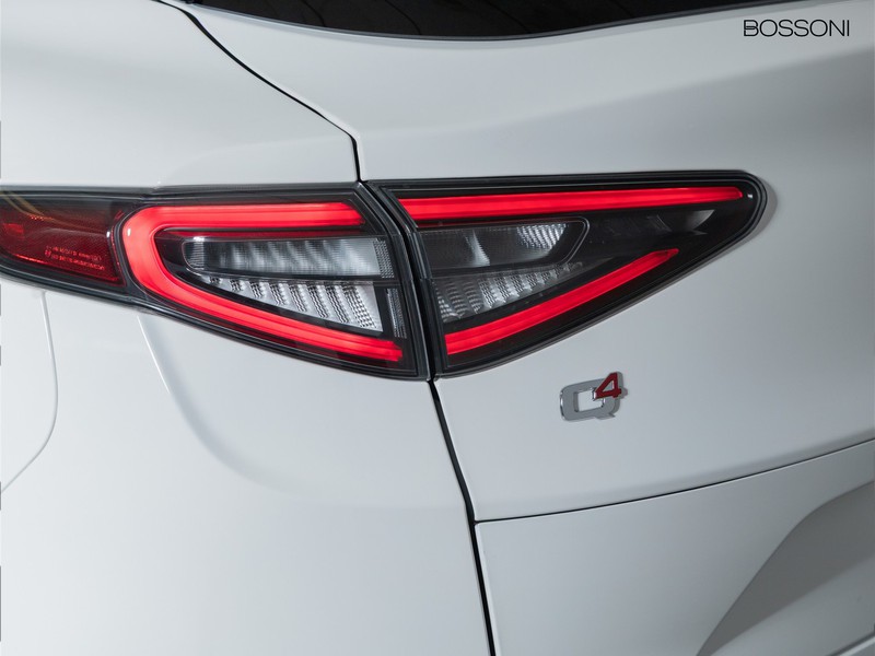13 - Alfa Romeo Stelvio 2.2 turbo 210cv veloce q4 at8