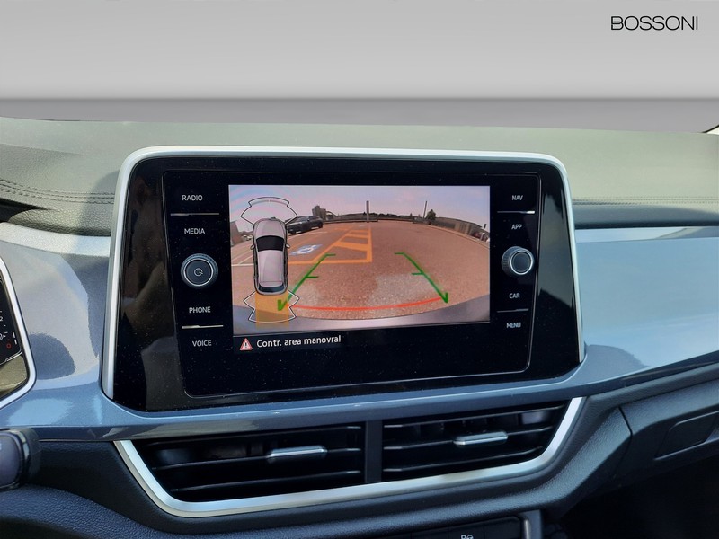 13 - Volkswagen T-Roc 1.0 tsi 110cv style
