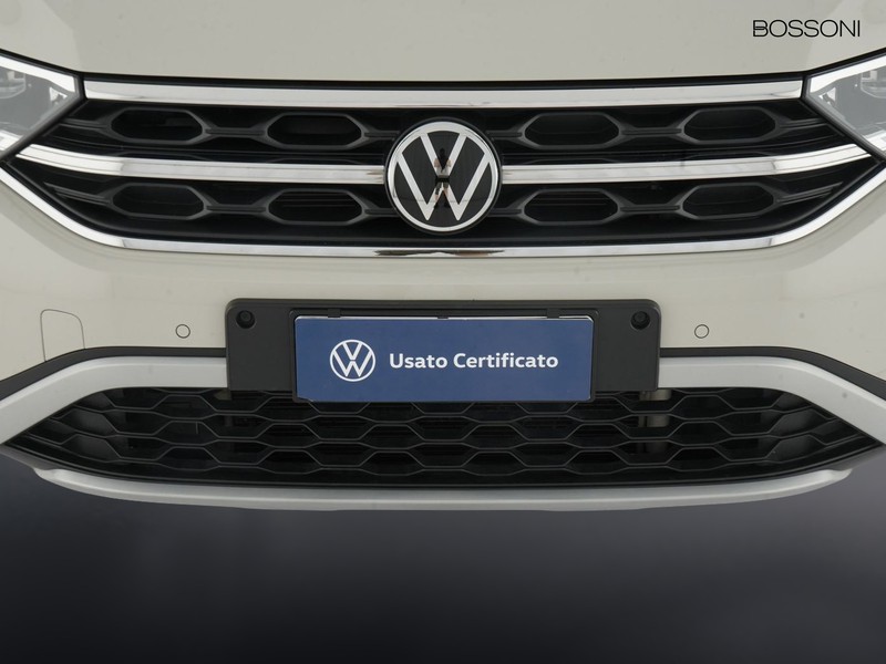 13 - Volkswagen T-Roc 1.5 tsi act style dsg