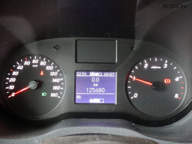 7 - Mercedes Vans Sprinter 317 2.0 cdi f 37/35 rwd h2