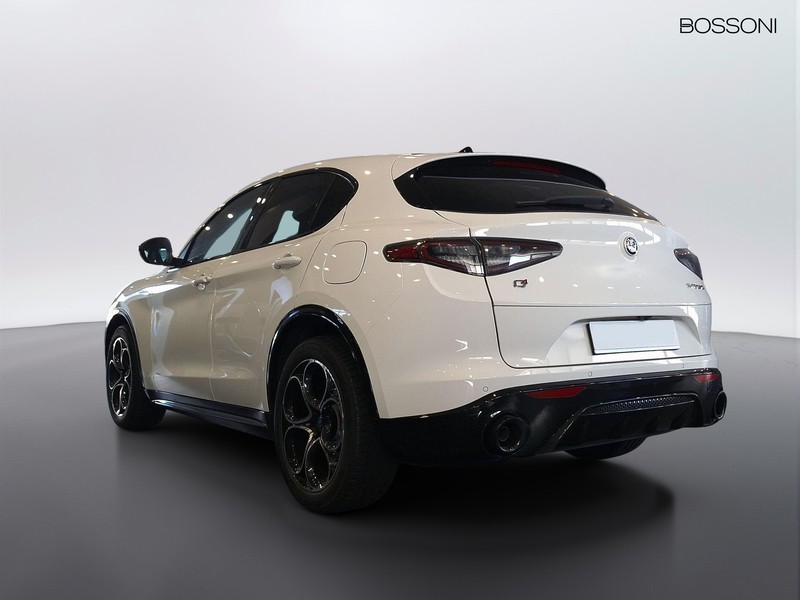 7 - Alfa Romeo Stelvio 2.2 turbo 210cv veloce q4 at8