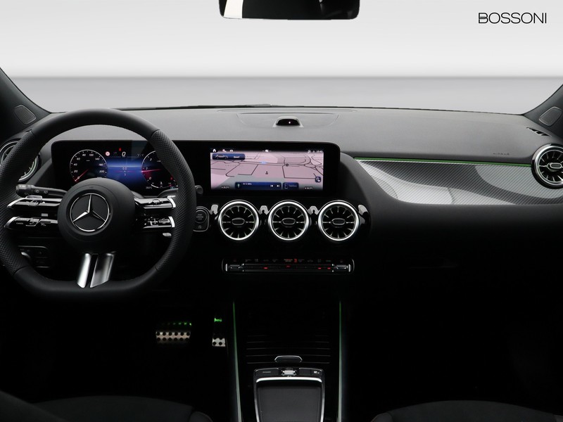 13 - Mercedes GLA 200 d amg line premium 4matic 8g-dct