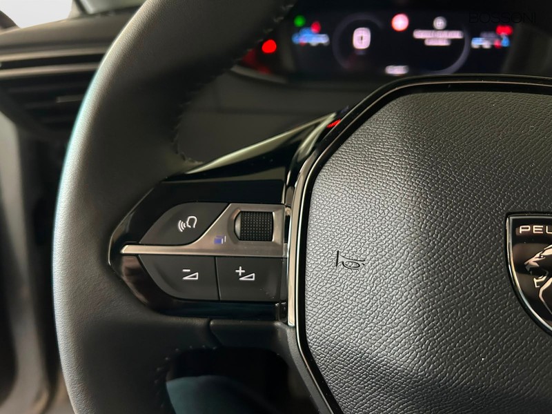 13 - Peugeot 208 1.2 puretech 100cv allure s&s