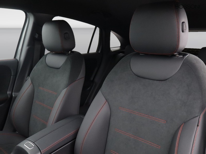 7 - Mercedes GLA 200 d amg line extra 8g-dct