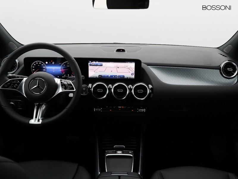 13 - Mercedes GLA 200 d progressive extra 8g-dct