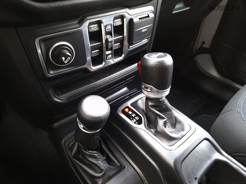 19 - Jeep Wrangler unlimited 2.2 multijet ii sport 4wd auto