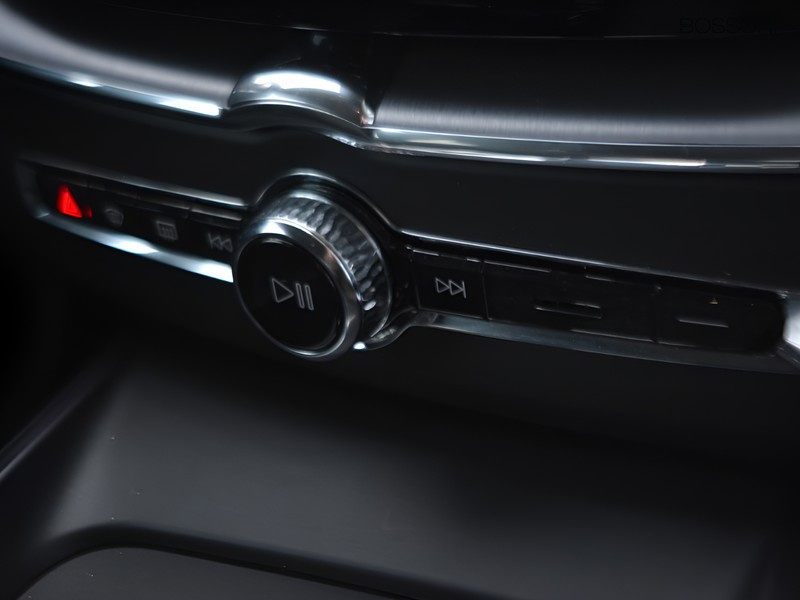 13 - Volvo XC60 2.0 b4 momentum awd geartronic my20