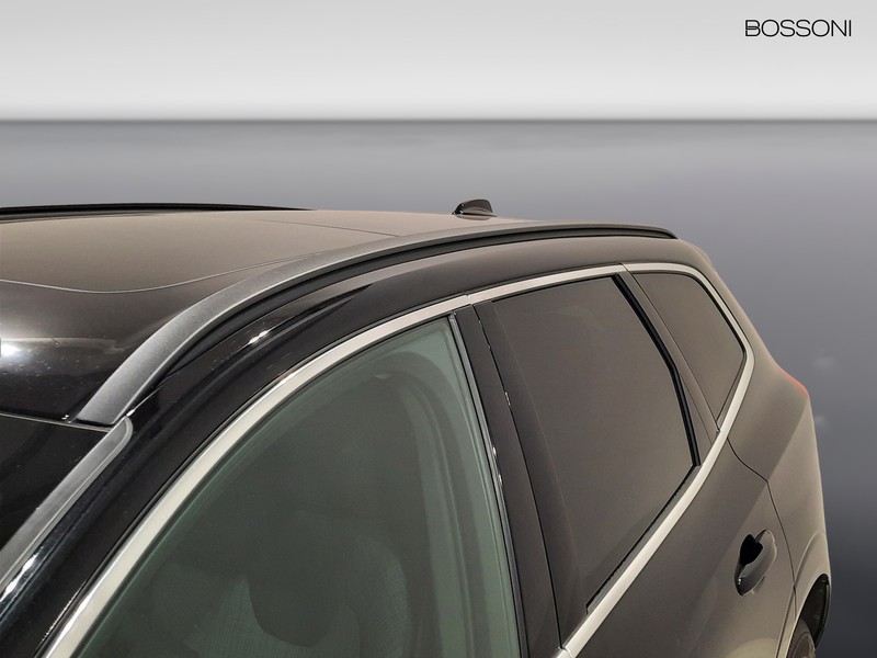 31 - Volvo XC60 2.0 b4 momentum pro automatico