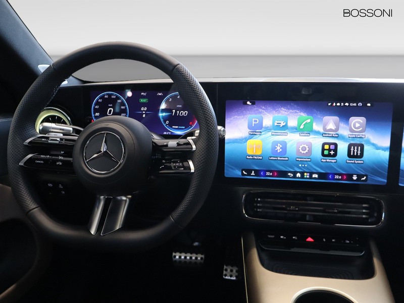 13 - Mercedes CLA 200 premium auto