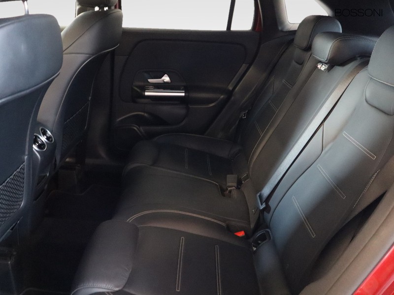 7 - Mercedes GLA 200 d premium 8g-dct