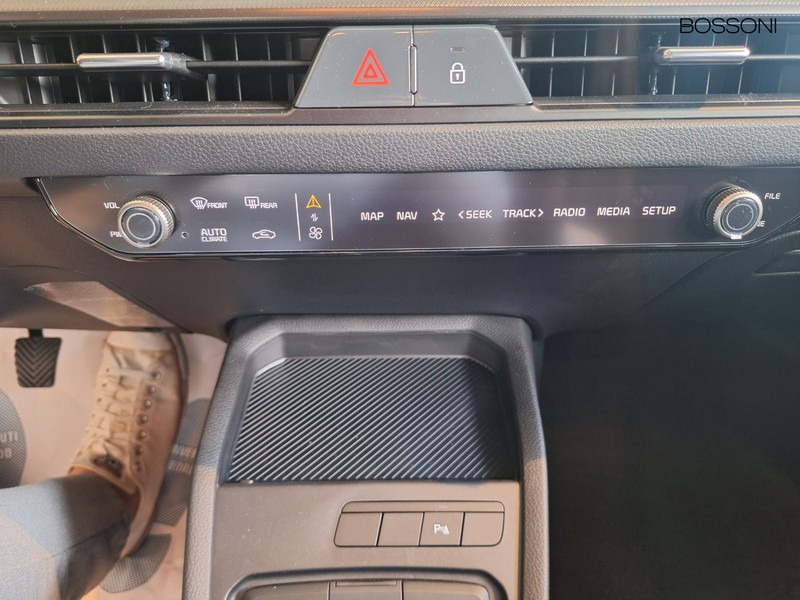 13 - Kia Stonic 1.0 t-gdi style