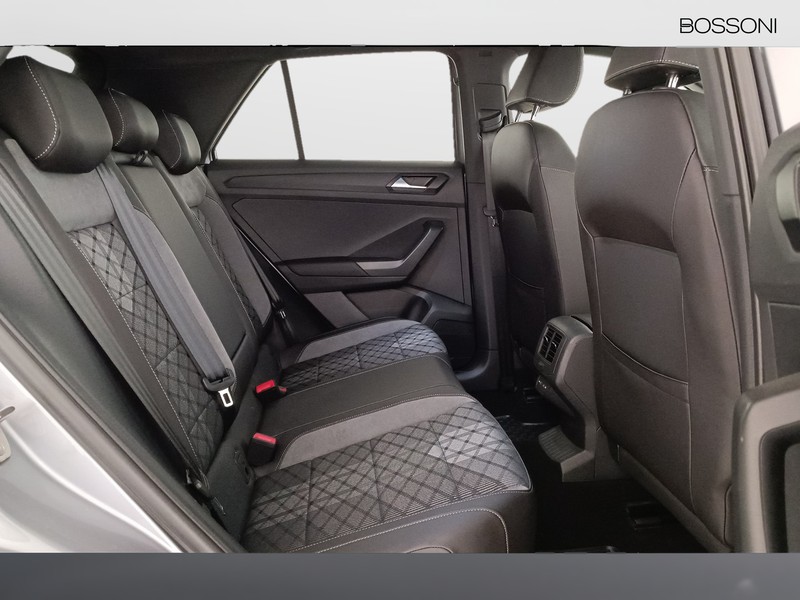 7 - Volkswagen T-Roc 1.5 tsi act r line
