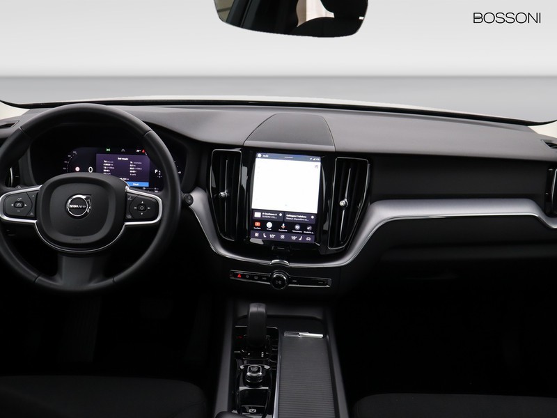 13 - Volvo XC60 2.0 t6 recharge plug-in hybrid  inscription expression awd automatico