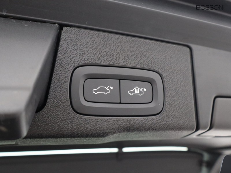 19 - Volvo XC60 2.0 t6 recharge plug-in hybrid  inscription expression awd automatico