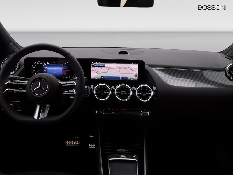13 - Mercedes GLA 200 d amg line extra 8g-dct