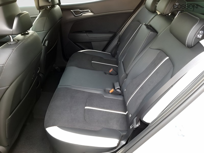 13 - Kia Sportage 1.6 t-gdi hev gt-line sunroof pack 2wd at6