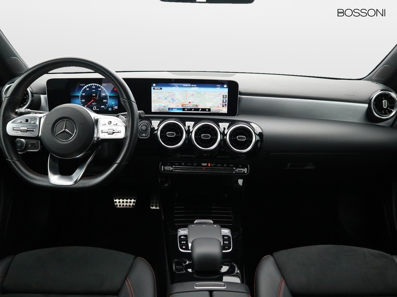 13 - Mercedes Classe A 200 premium 7g-dct