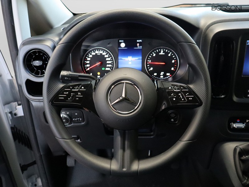 13 - Mercedes Vans Vito furgone 114 cdi long pro