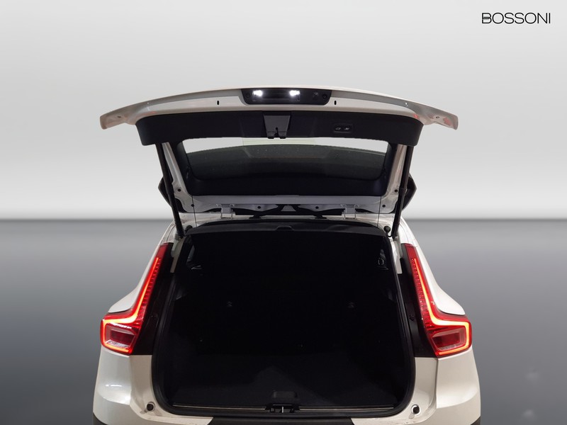 13 - Volvo XC40 1.5 t5 recharge plug-in-hybrid ultimate bright automatico