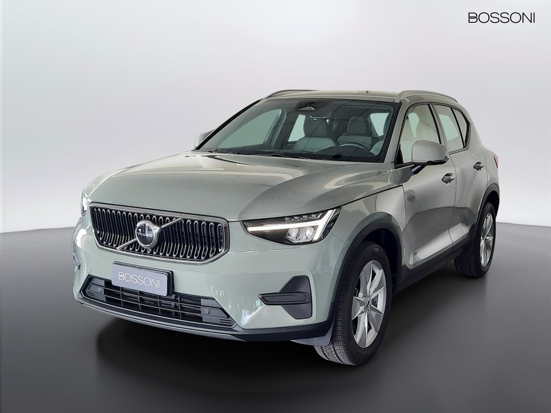 1 - Volvo XC40 2.0 b3 core automatico