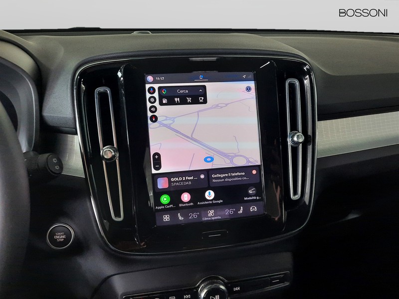 13 - Volvo XC40 2.0 b3 core automatico
