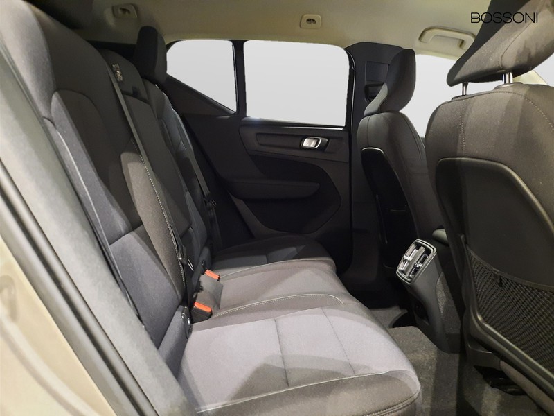 7 - Volvo XC40 n1 1.5 t2 momentum geartronic my21 autocarro