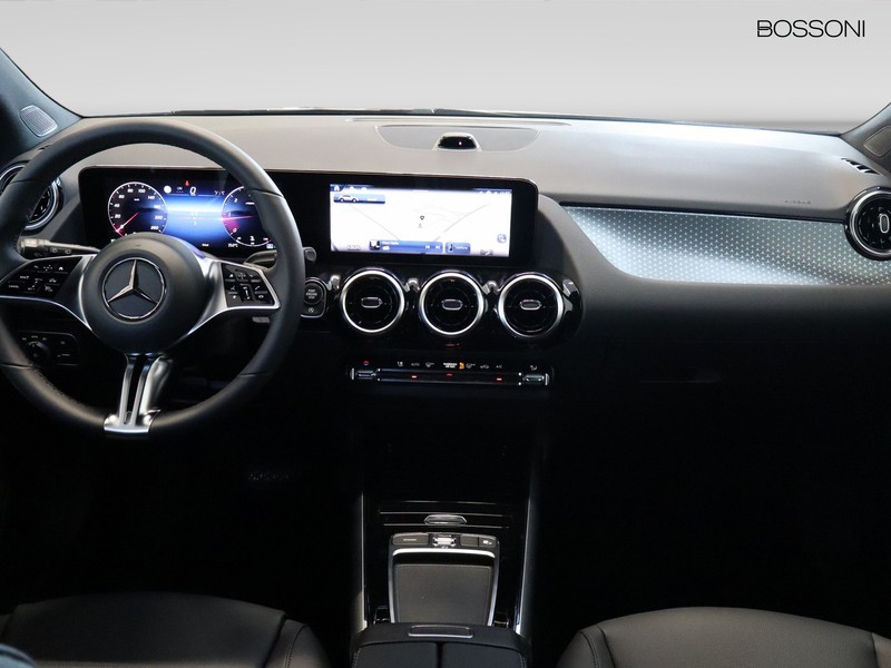 13 - Mercedes GLA 200 d progressive extra 8g-dct