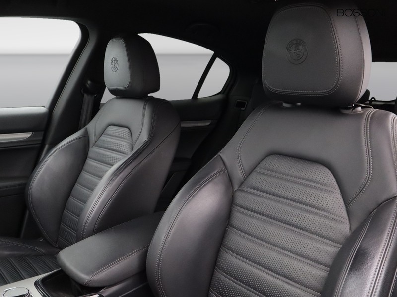 7 - Alfa Romeo Stelvio 2.2 turbo 210cv veloce q4 at8