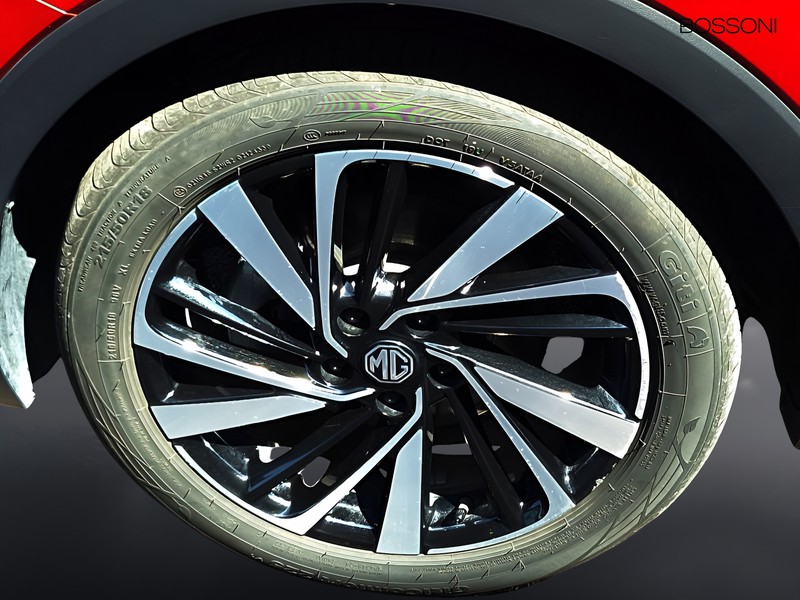 13 - Mg ZS 1.5 hybrid+ luxury auto