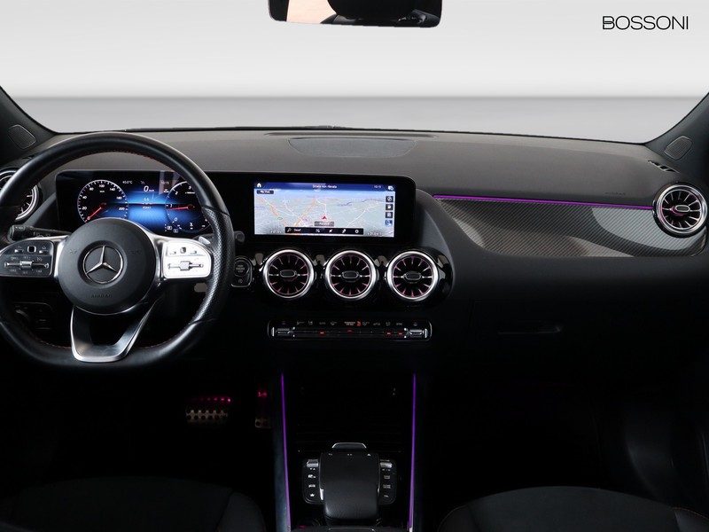 13 - Mercedes GLA 200 d premium 4matic 8g-dct