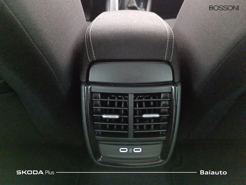 13 - Skoda Kamiq 1.0 tsi 110cv ambition