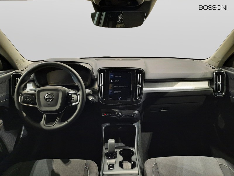 7 - Volvo XC40 2.0 b4 momentum pro awd automatico 7m