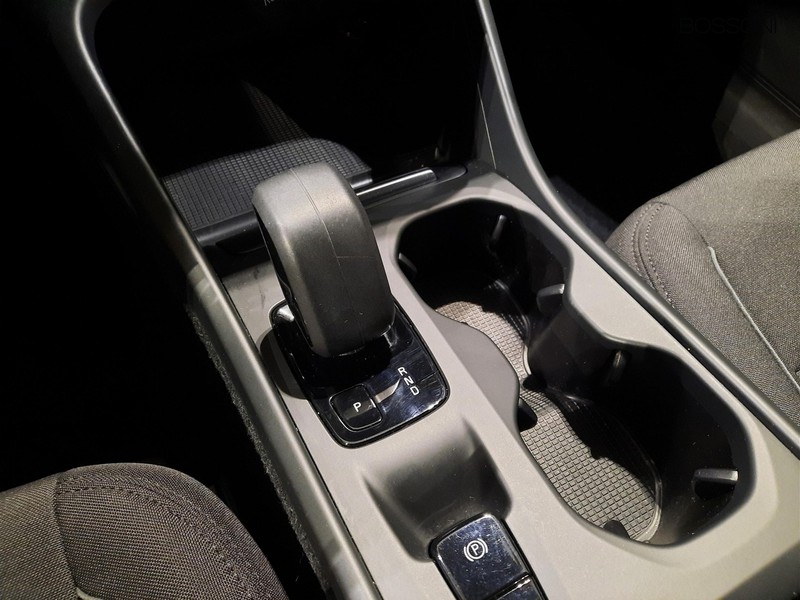 13 - Volvo XC40 2.0 b4 momentum pro awd automatico 7m