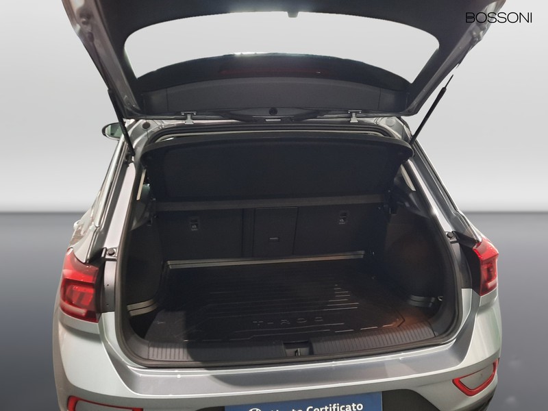 19 - Volkswagen T-Roc 1.0 tsi 110cv life