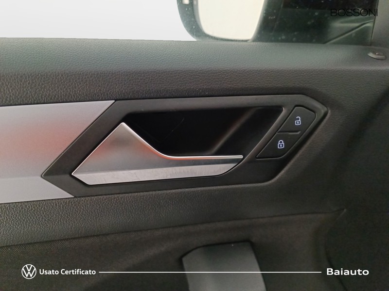 19 - Volkswagen T-Roc 2.0 tdi scr 150cv life dsg