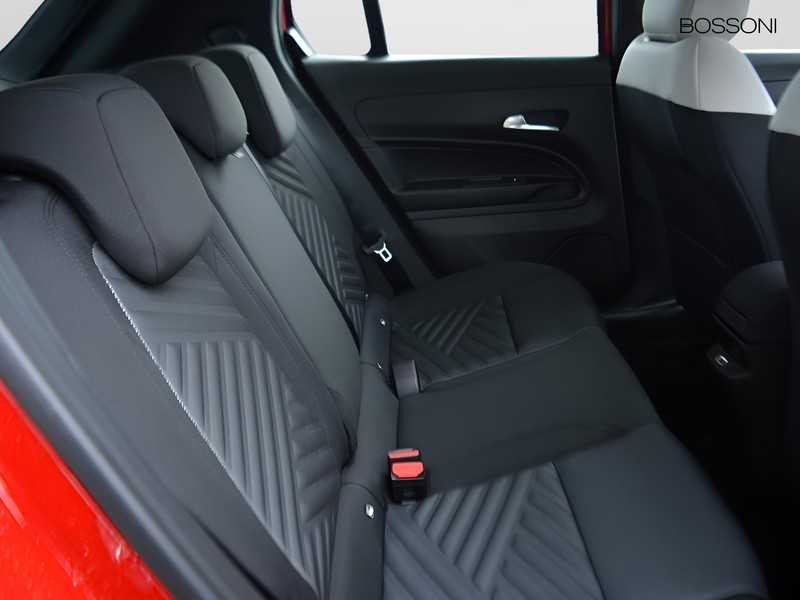 7 - Fiat 600 1.2 hybrid 145cv icon