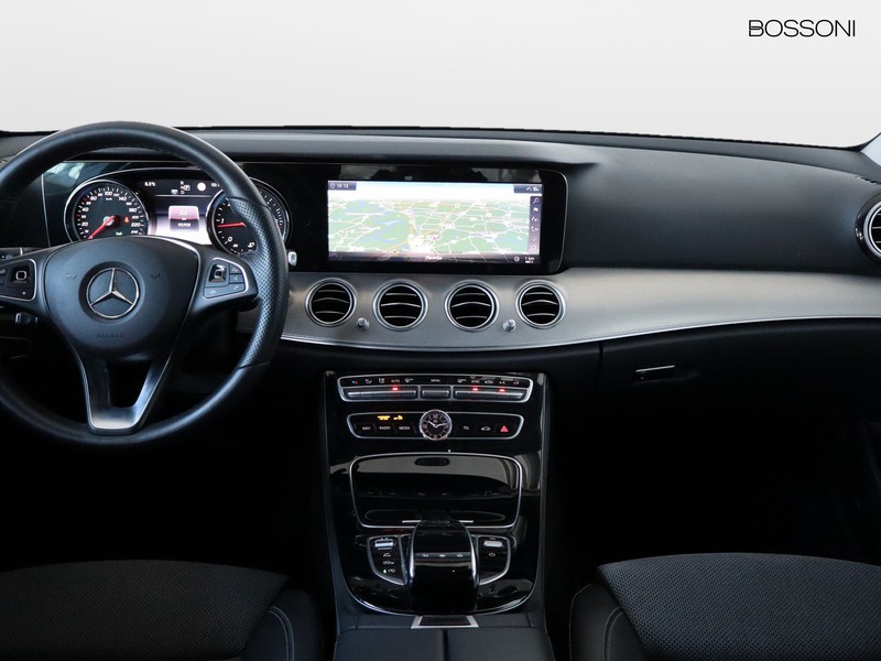 13 - Mercedes Classe E berlina 220 d business sport 4matic 9g-tronic plus