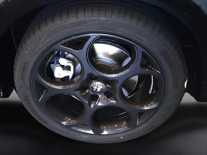 13 - Alfa Romeo Tonale 1.5 hybrid 175cv ti tct7