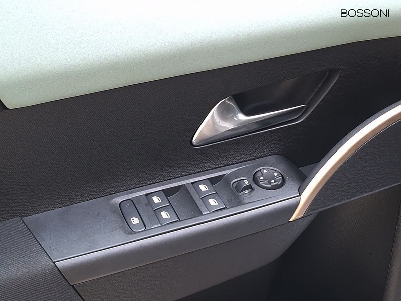 19 - Lancia Ypsilon 1.2 mhev 110cv e-dct