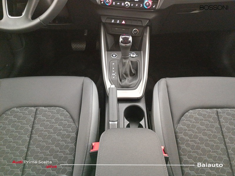 13 - Audi A1 sportback 30 1.0 tfsi 116cv business s tronic
