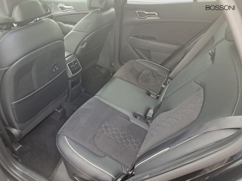 7 - Kia Sportage 1.6 crdi mhev gt-line sunroof pack dct