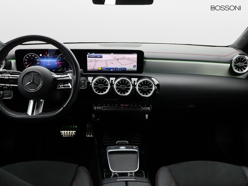 13 - Mercedes CLA shooting brake 200 d amg line premium 8g-dct