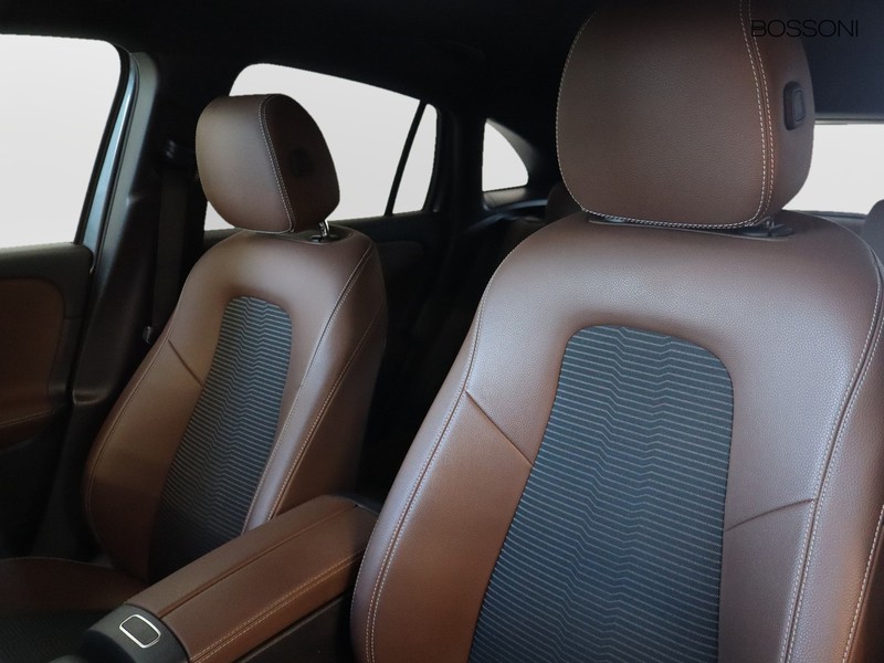7 - Mercedes GLA 200 d sport plus 8g-dct