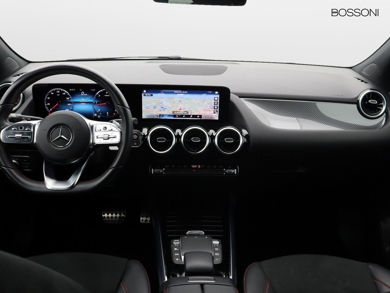13 - Mercedes GLA 200 d premium 4matic 8g-dct