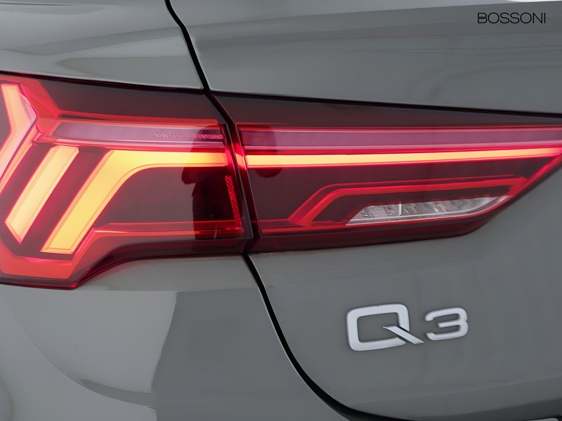 7 - Audi Q3 sportback 35 2.0 tdi s line edition s tronic