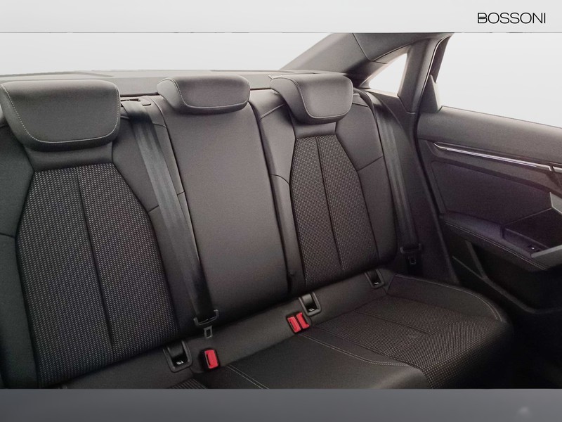 37 - Audi A3 sedan 2.0 tdi 150cv s line edition s tronic