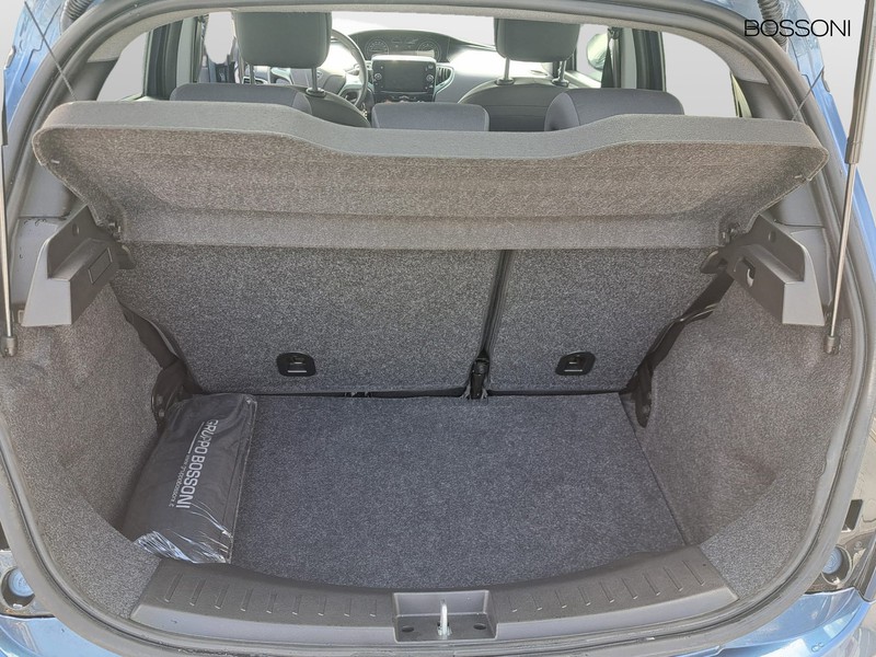 13 - Lancia Ypsilon 1.0 firefly hybrid 70cv gold s&s