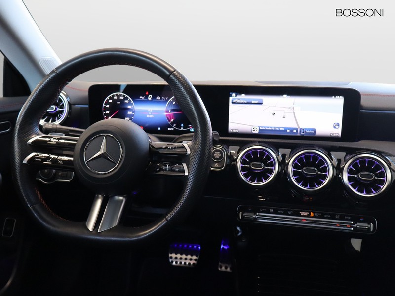 13 - Mercedes CLA coupe 200 d amg line premium plus 8g-dct