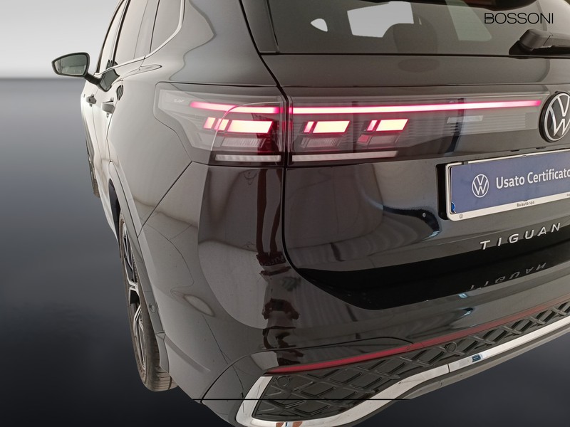 25 - Volkswagen Tiguan 1.5 etsi act 150cv r-line dsg