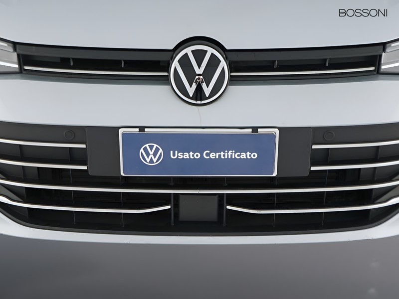 13 - Volkswagen Passat 2.0 tdi scr evo 150cv business dsg